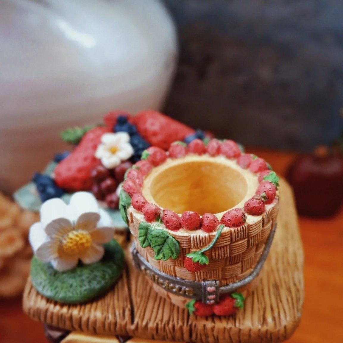 Mini Strawberry Flower Woven Storage Box