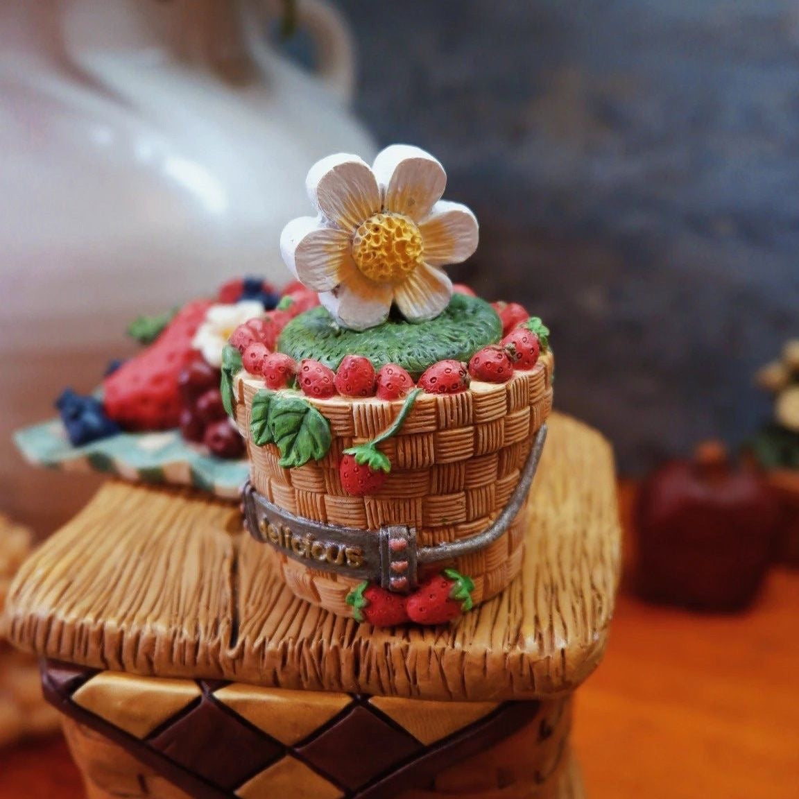 Mini Strawberry Flower Woven Storage Box